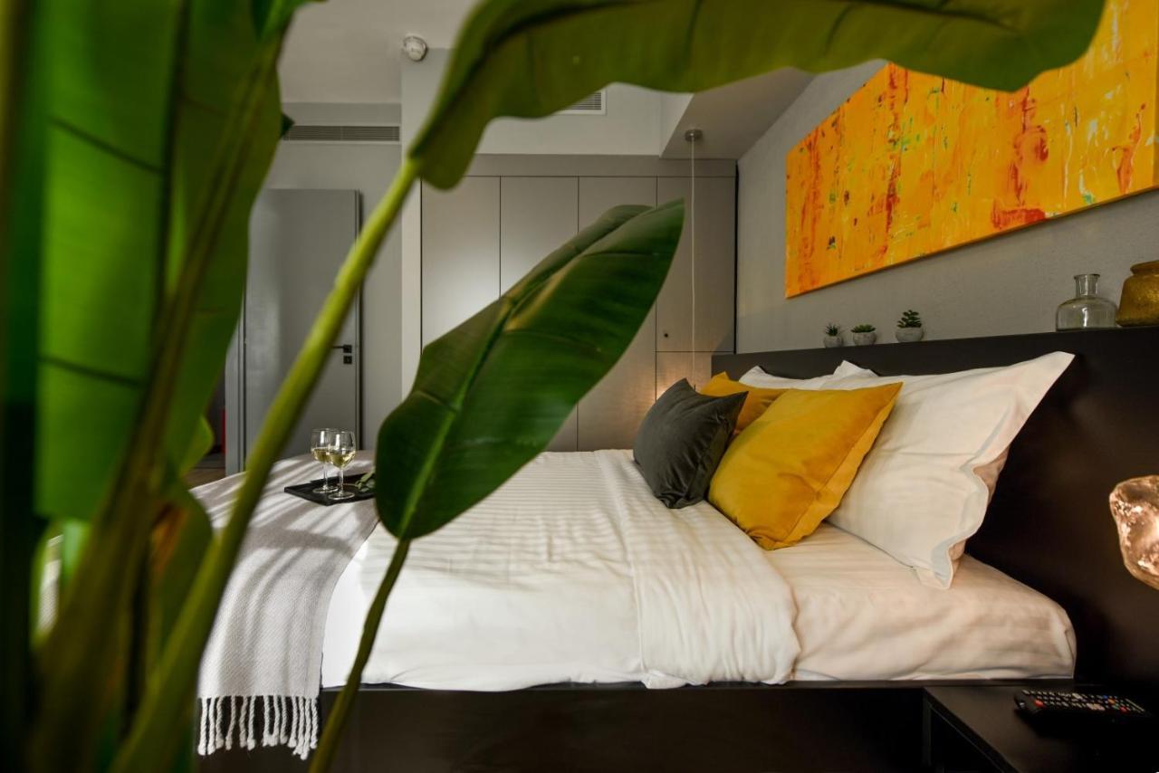 Luxury Apartment Near Radisson Hotel - Wall Projector & Modern Design Бухарест Екстер'єр фото