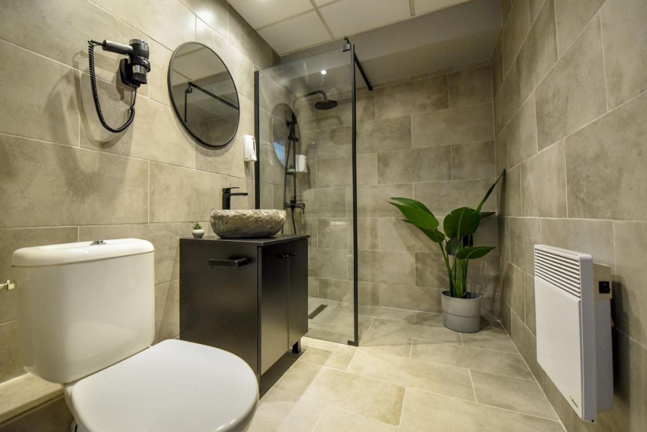 Luxury Apartment Near Radisson Hotel - Wall Projector & Modern Design Бухарест Екстер'єр фото