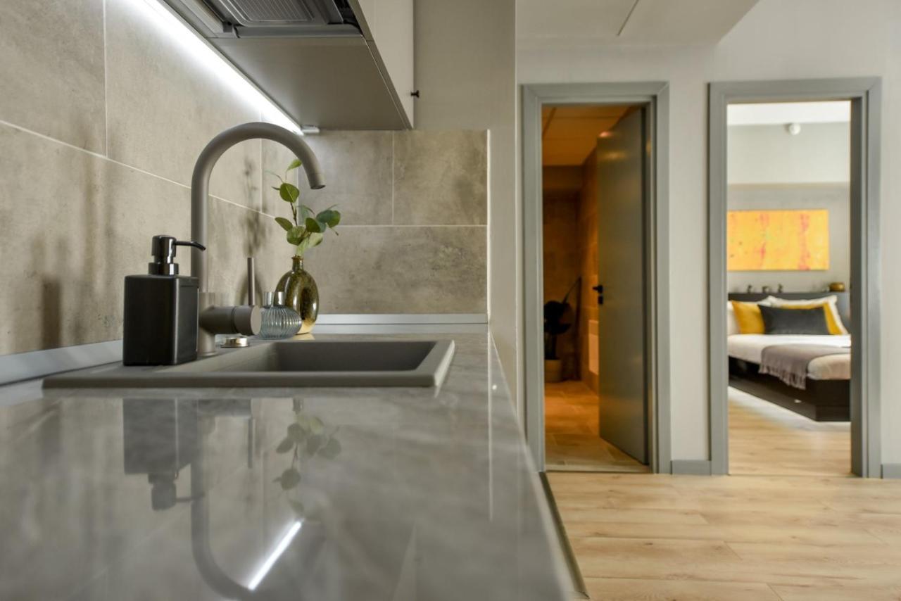 Luxury Apartment Near Radisson Hotel - Wall Projector & Modern Design Бухарест Екстер'єр фото